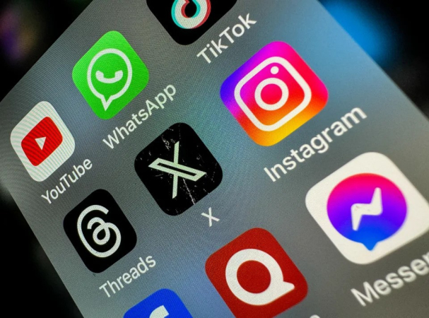 Apple musel odstranit WhatsApp a Threads pro čínské uživatele
